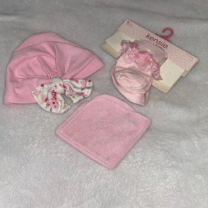 BRAND NEW Baby 3 Piece Accessory Set Towel, Hat and Socks - 6 - 9 Moths NEW